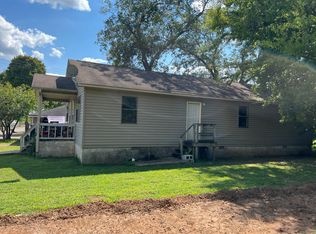 403 Austin Ave #B, Sheffield, AL 35660