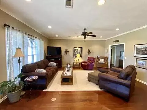 345 Cheryl Dr — Photo 6