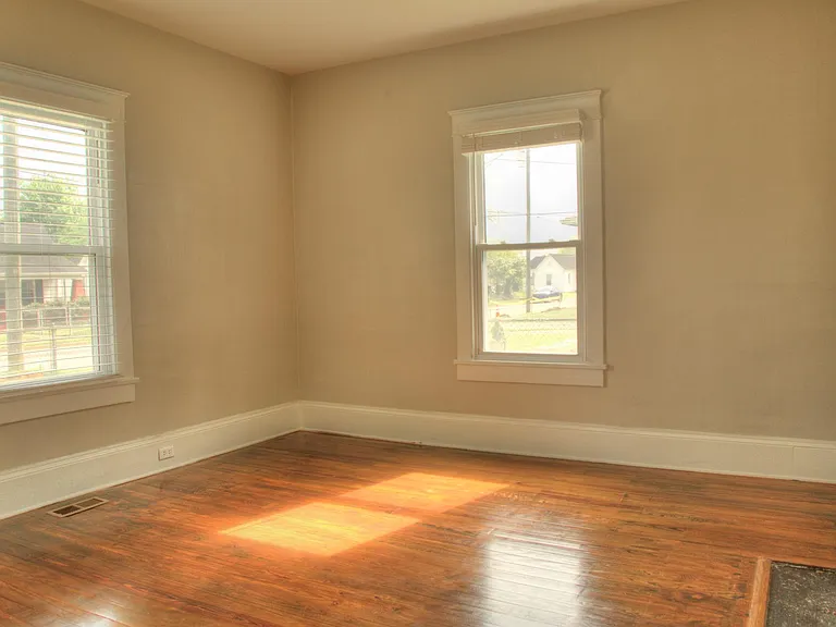 1619 Lawson Ave — Photo 14