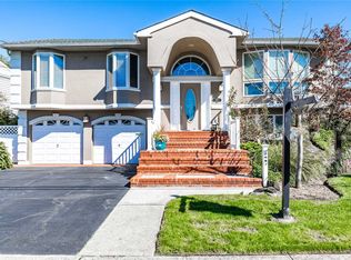 2987 Wynsum Ave, Merrick, NY 11566