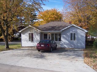 1838 11th St, Charleston, IL 61920