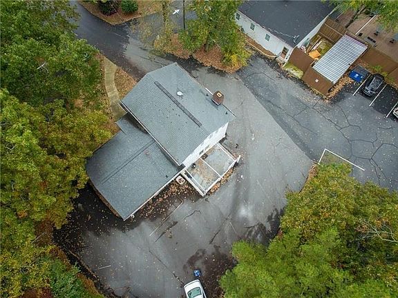 3rd image of 2251 Roswell Rd NE