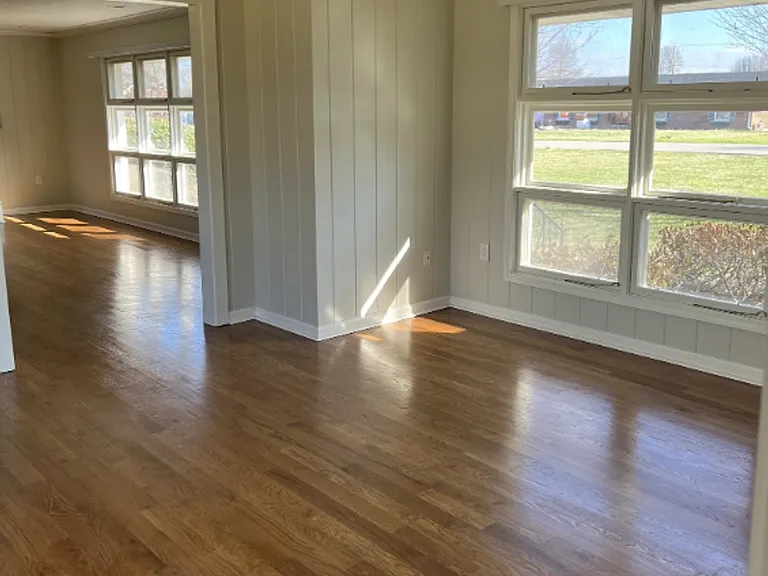 705 Hampton Dr — Photo 17