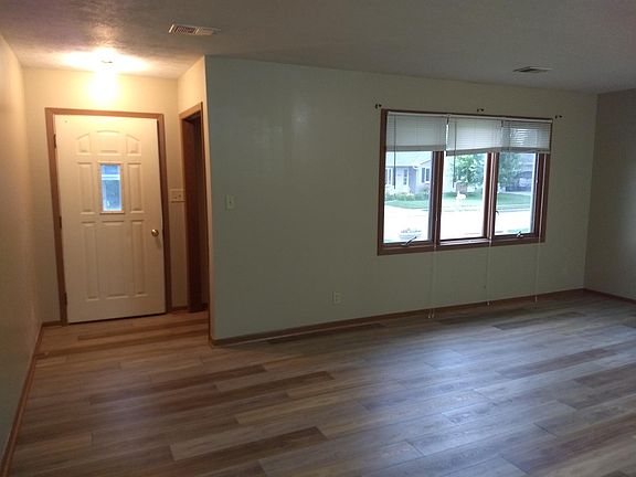 4th image of 2645 Idaho Ave