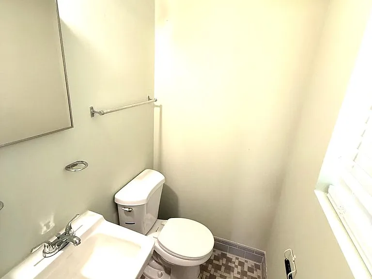 5190 Greensboro Dr — Photo 11