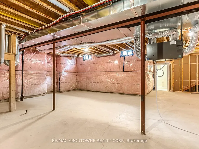 3294 Millicent Ave — Photo 47