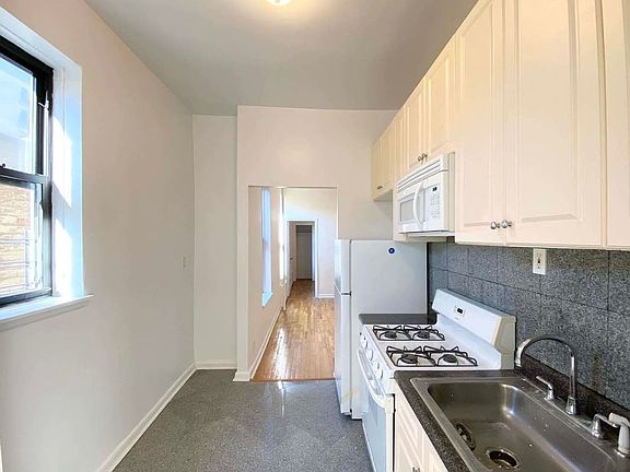 3rd image of 252 W 91st St #52A