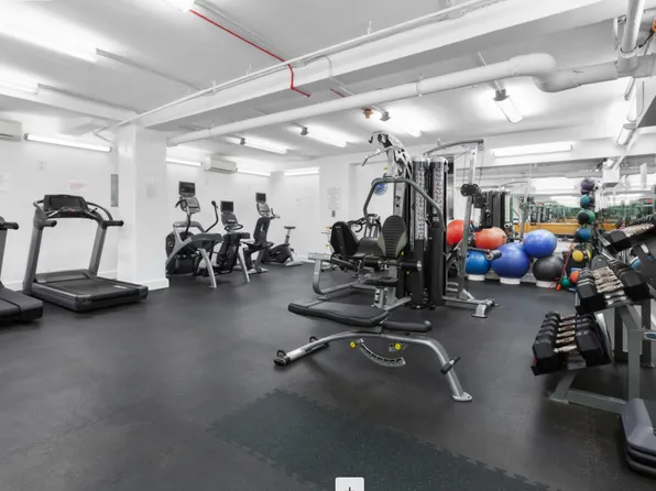 970 Park Avenue 8E image 16 of 16