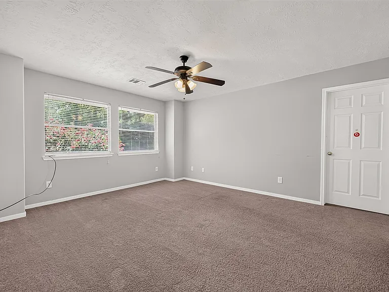 10031 Magnolia Way — Photo 21