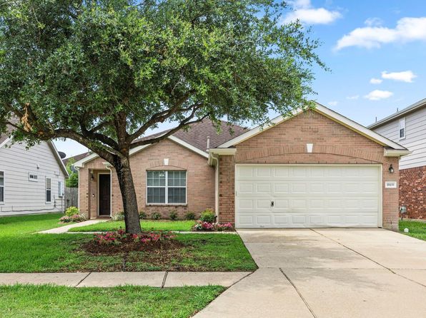 18119 Waverly Hollow Ln
