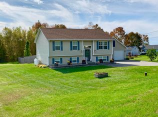 52 Fenway Dr, Hermon, ME 04401