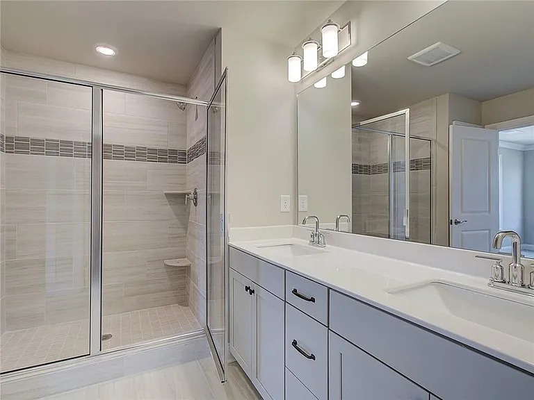 1095 Knoxboro Ln — Photo 13