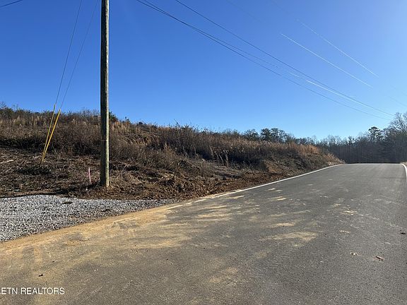 2nd image of 524 Wiggins Rd