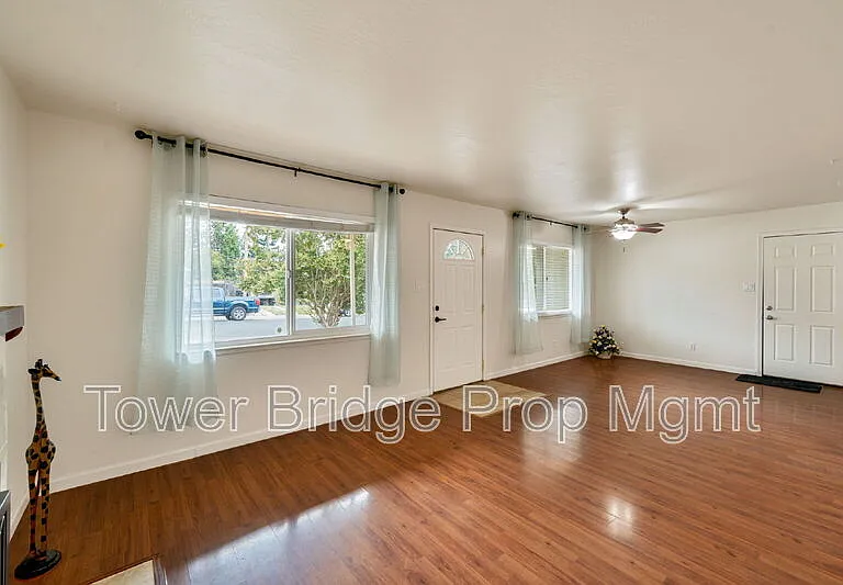 1317 School St — Photo 5