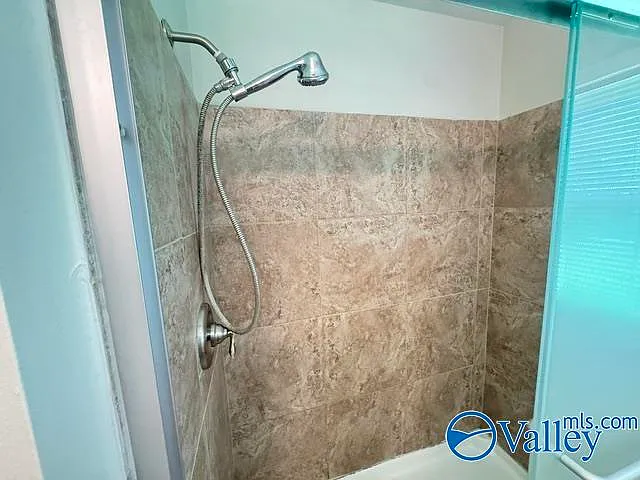 412 Ewing St NW — Photo 28