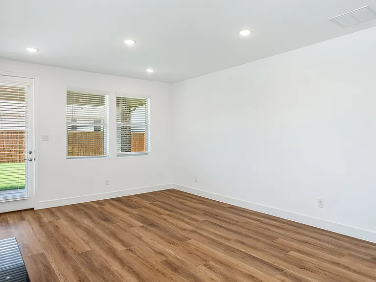 619 Sunflower Trl — Photo 10