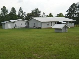2590 Schmidt Ln, Chipley, FL 32428