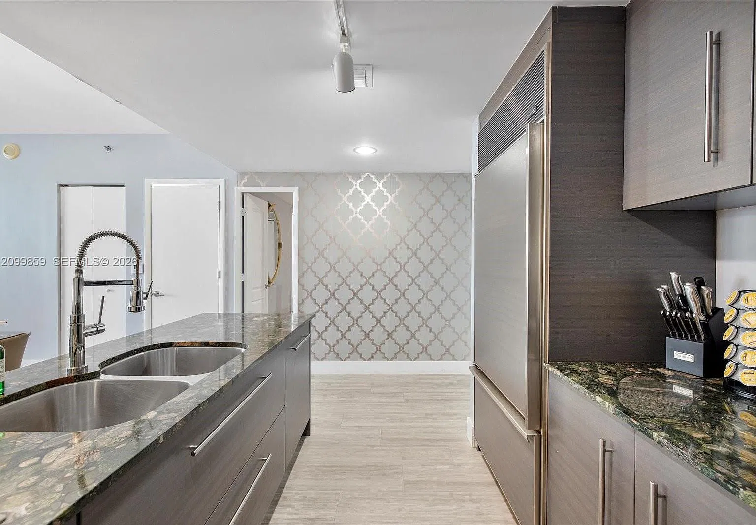 Icon Brickell Condo No 3 — Photo 4