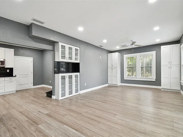 6810 N Navin Ave — Photo 8