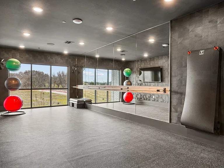Barre & Yoga Room