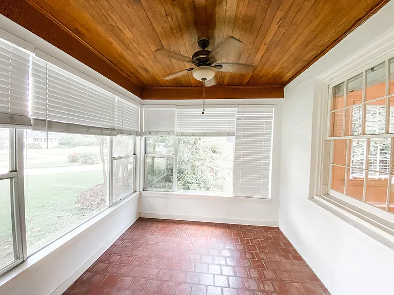 218 Malaga Ave — Photo 7
