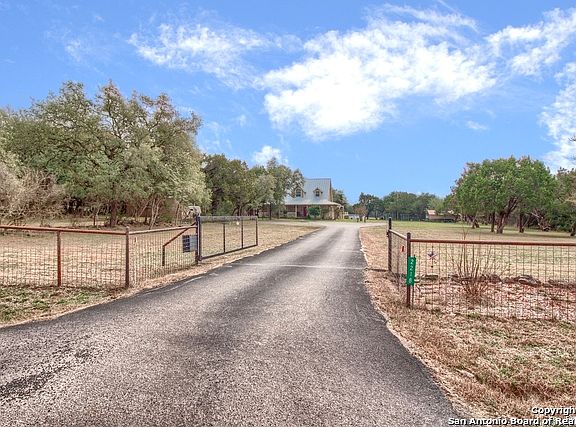 3rd image of 2218 Bobcat Dr