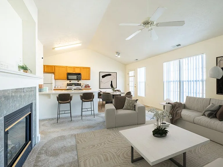 Avon Commons Apartment Homes — Photo 6