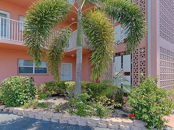 3rd image of 1819 Shore Dr S APT 118