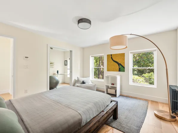 827 Marcy Avenue image 9 of 16