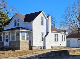 824 Hamilton St, Pekin, IL 61554