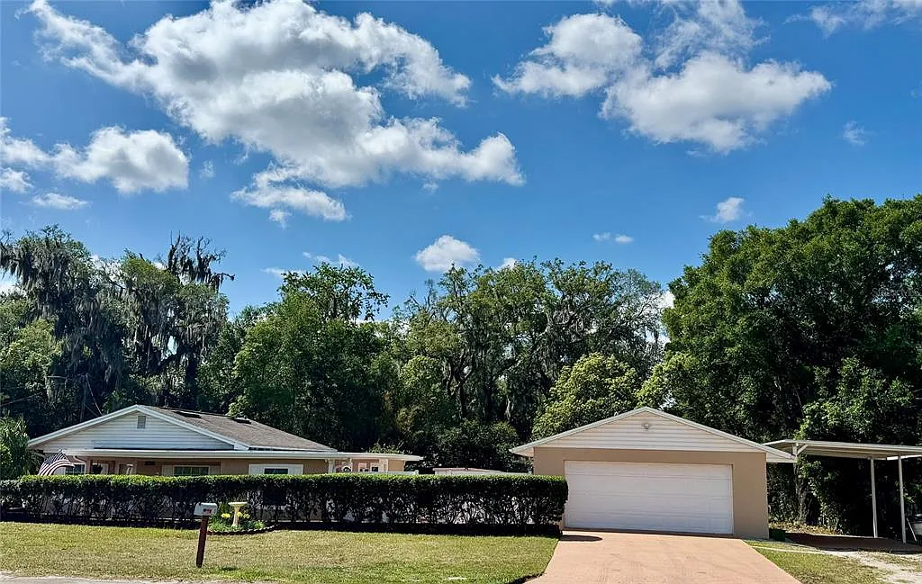 1 bed, 1.0 bath, 950 sqft, $1,395 — Photo 1