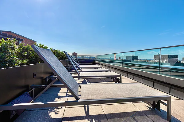 Rented by Manhattan Realty Group | media 11