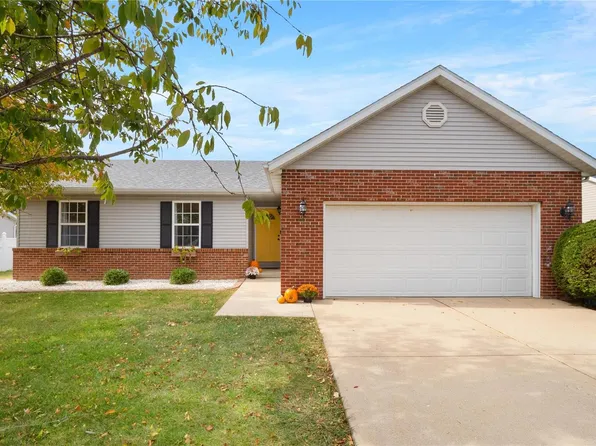 17 Pinebrooke, Troy, IL 62294