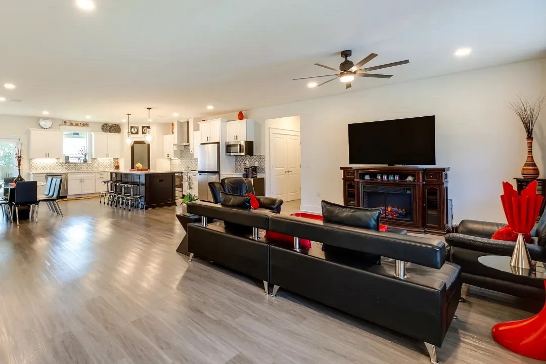 5487 Dallas Ct — Photo 2