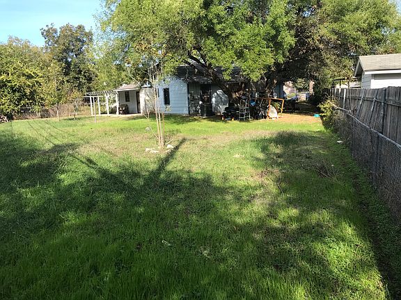 2nd image of 2726 Lagoon Dr