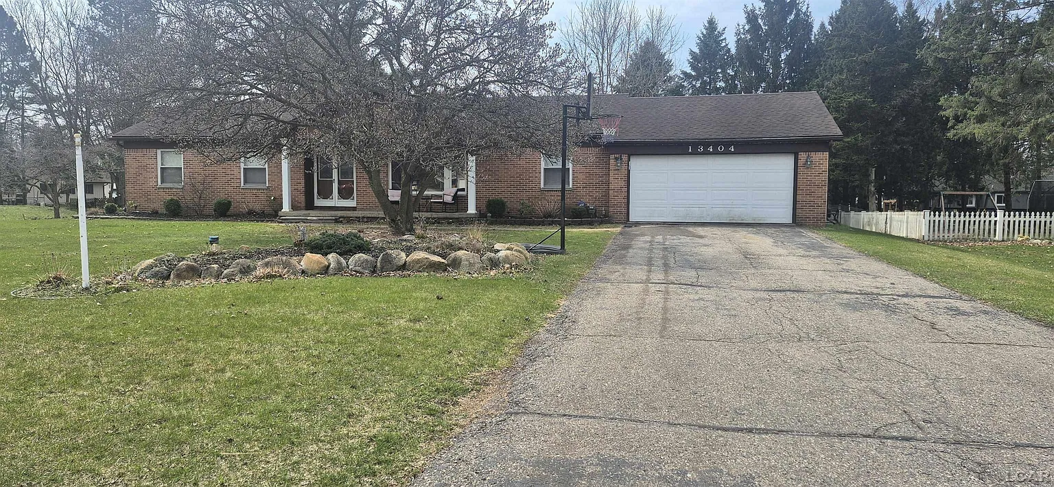 13404 Sequoia Ln N photo 1