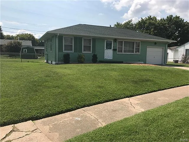 2802 Dogwood Dr photo 1
