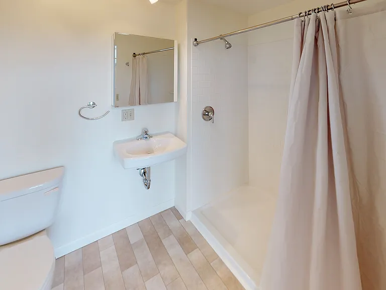 75 Bank St #118 — Photo 3
