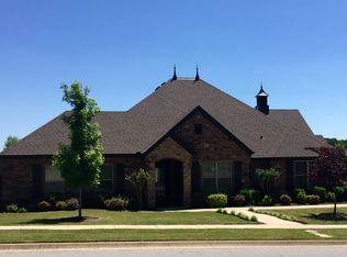 2365 W Eiffel Xing, Fayetteville, AR 72704