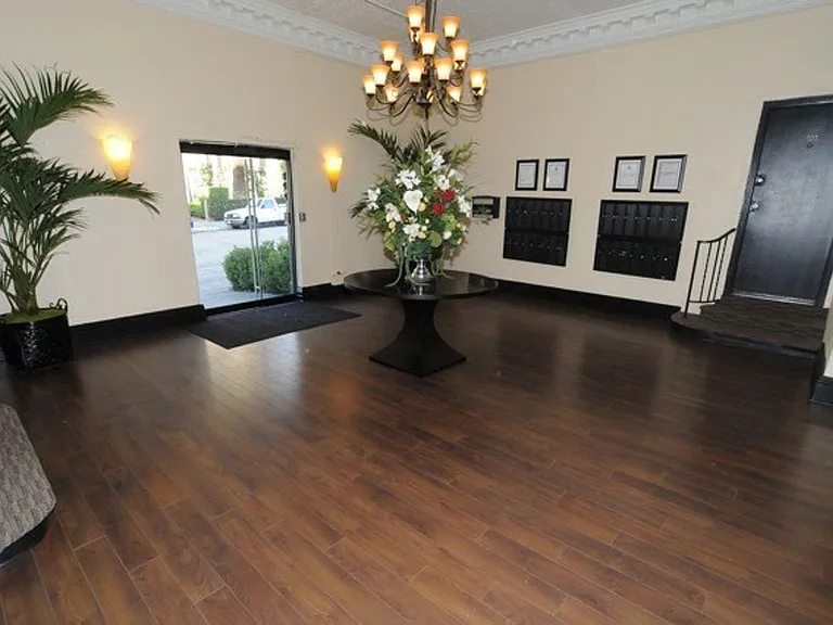 Chateau Hollywood — Photo 7