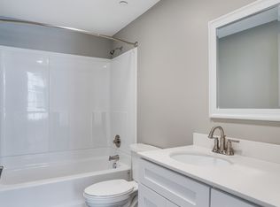 340 Sibley St #214, Saint Paul, MN 55101