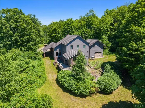 150 Valleygate Dr, Parish, NY 13131