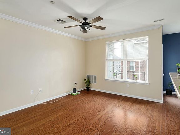 3rd image of 3124 W Master St