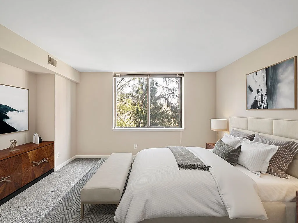 3709 S George Mason Dr APT 305E photo 1