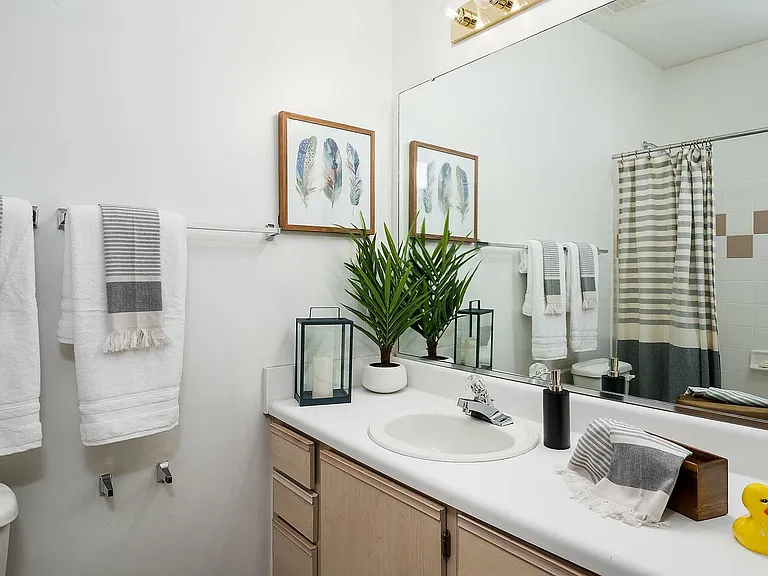Avana Creekside — Photo 20