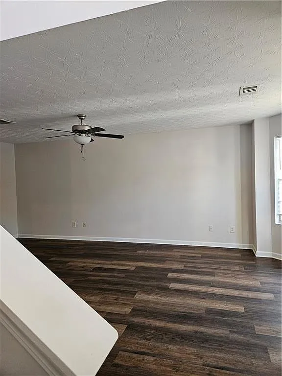 2 bed, 2.5 bath, 1361 sqft, $1,550 — Photo 1