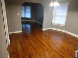 7810 S Burnham Ave, Chicago, IL 60649