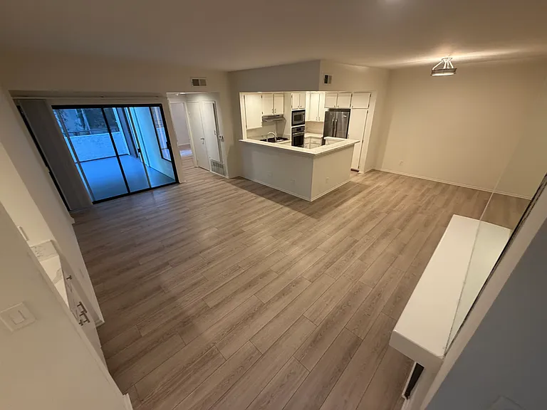 13112 Valleyheart Dr — Photo 24