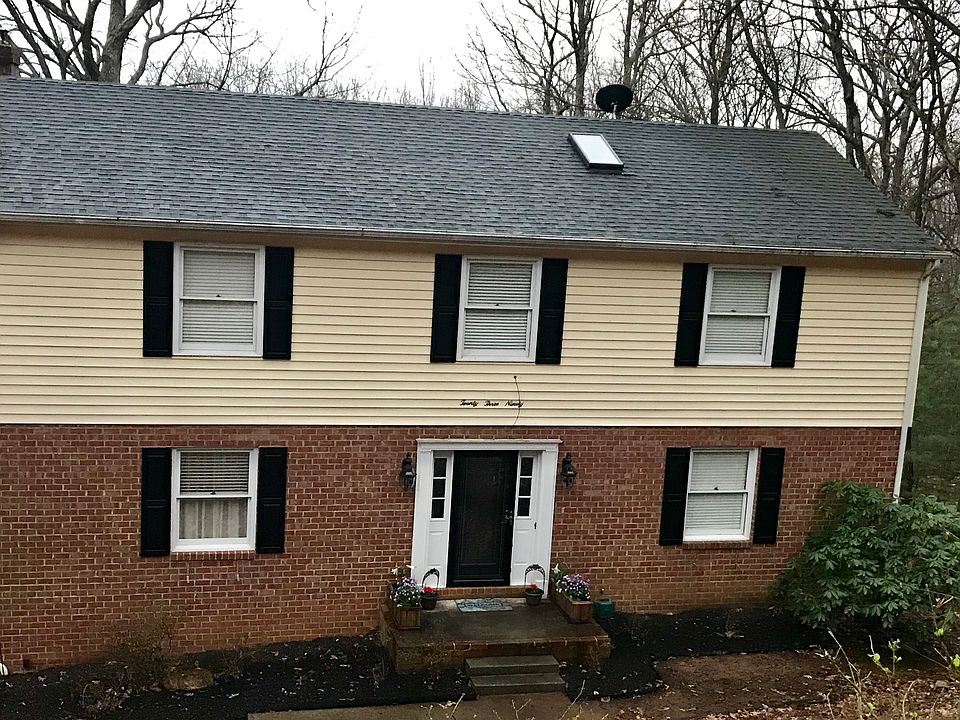 1st image of 2390 Coachman Dr