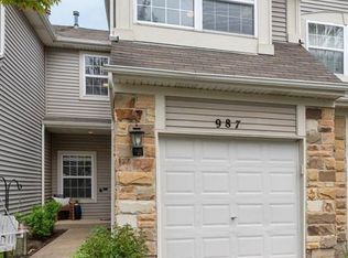 987 Mesa Dr, Lake In The Hills, IL 60156
